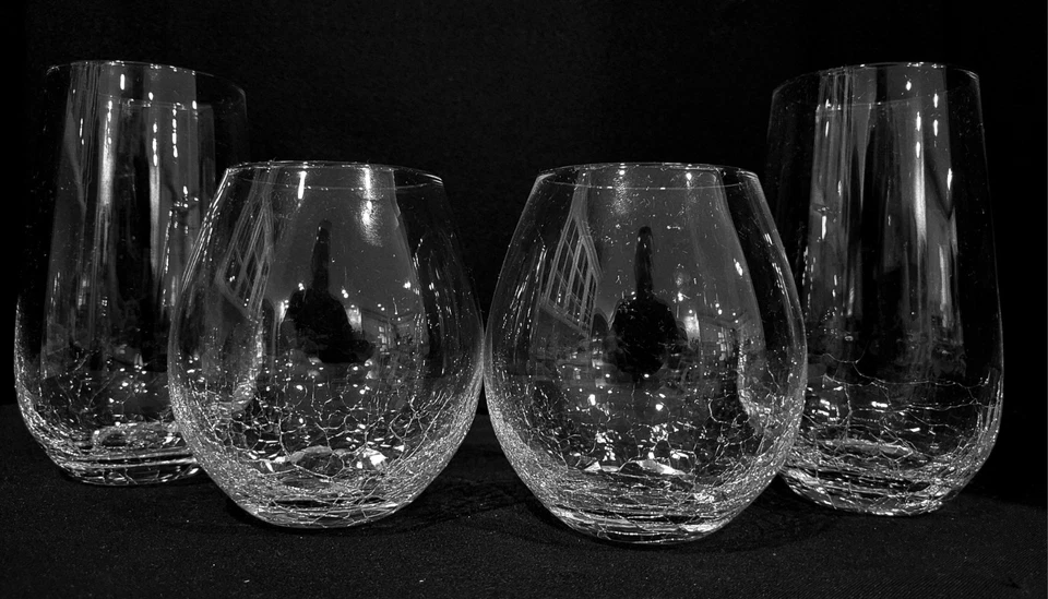 PIER 1 COPO ALTO PLANO COM RUGAS 6" e 4" VINHO SEM HASTE DOIS DE CADA TAMANHO - Imagem 2 de 3