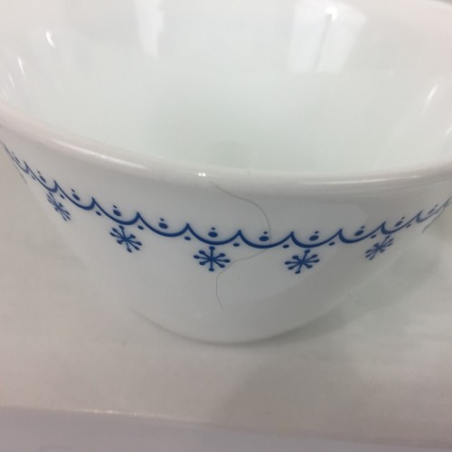 Corelle Coffee Tea Cups CorningWare Blue Snowflake Set of 4 Hook Handle Vintage - Picture 4 of 11
