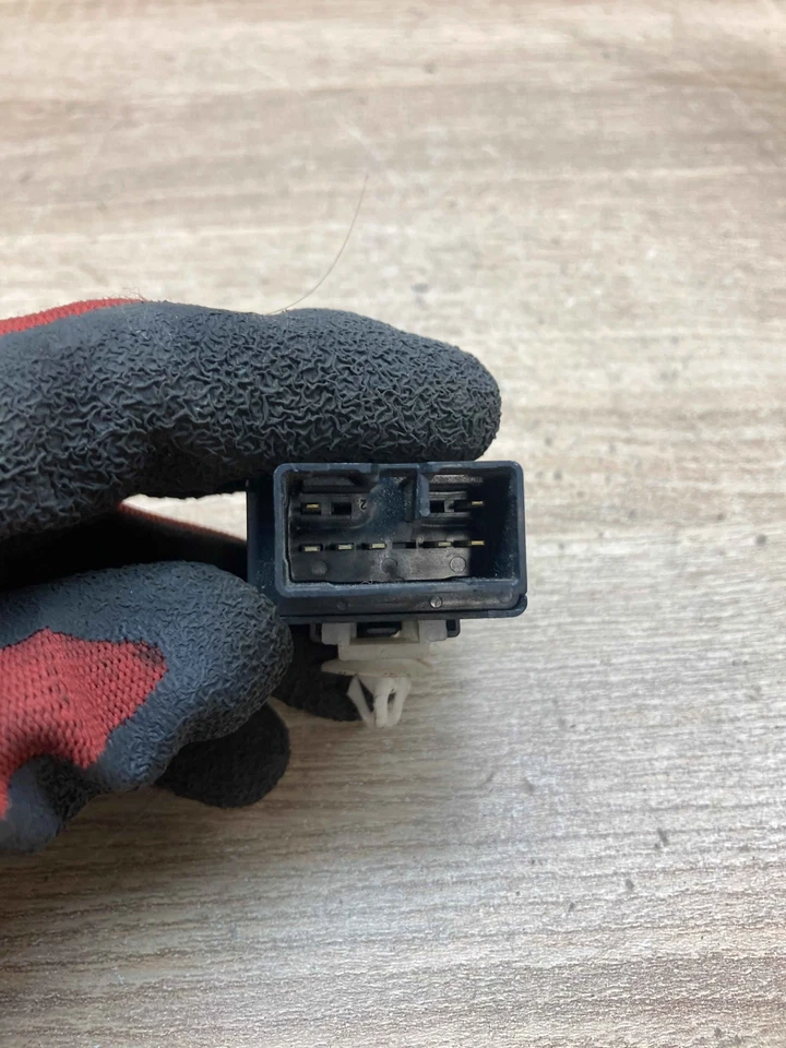 895A1 47010 061800 1010 Toyota Prius Brake Light Switch sensor Denso - Image 4 of 4