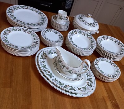 WEDGWOOD STRAWBERRY HILL BONE CHINA - EINZELN ERHÄLTLICH - A1 GEBRAUCHTER ZUSTAND
