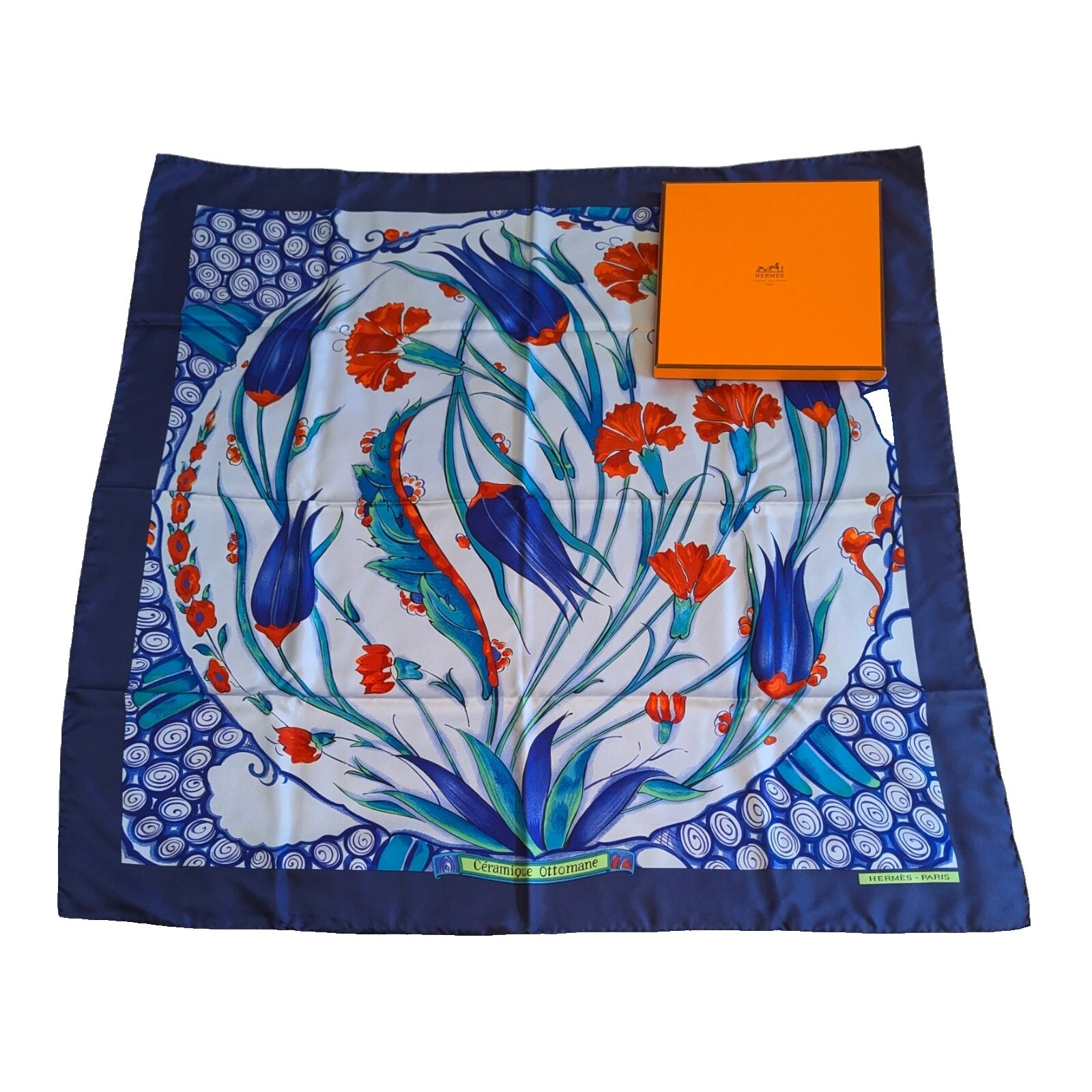 Bufandas y envolturas florales de seda Hermès para mujer