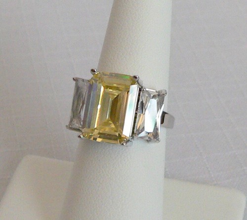 Park Lane "CANARY" Ring w/ Austrian Crystals Beautiful!  SIZE 9  $65 - Picture 1 of 4