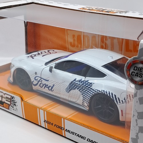 Jada 2024 Ford Dark Horse White Bigtime Muscle 1/24 Diecast Car New - Picture 4 of 9