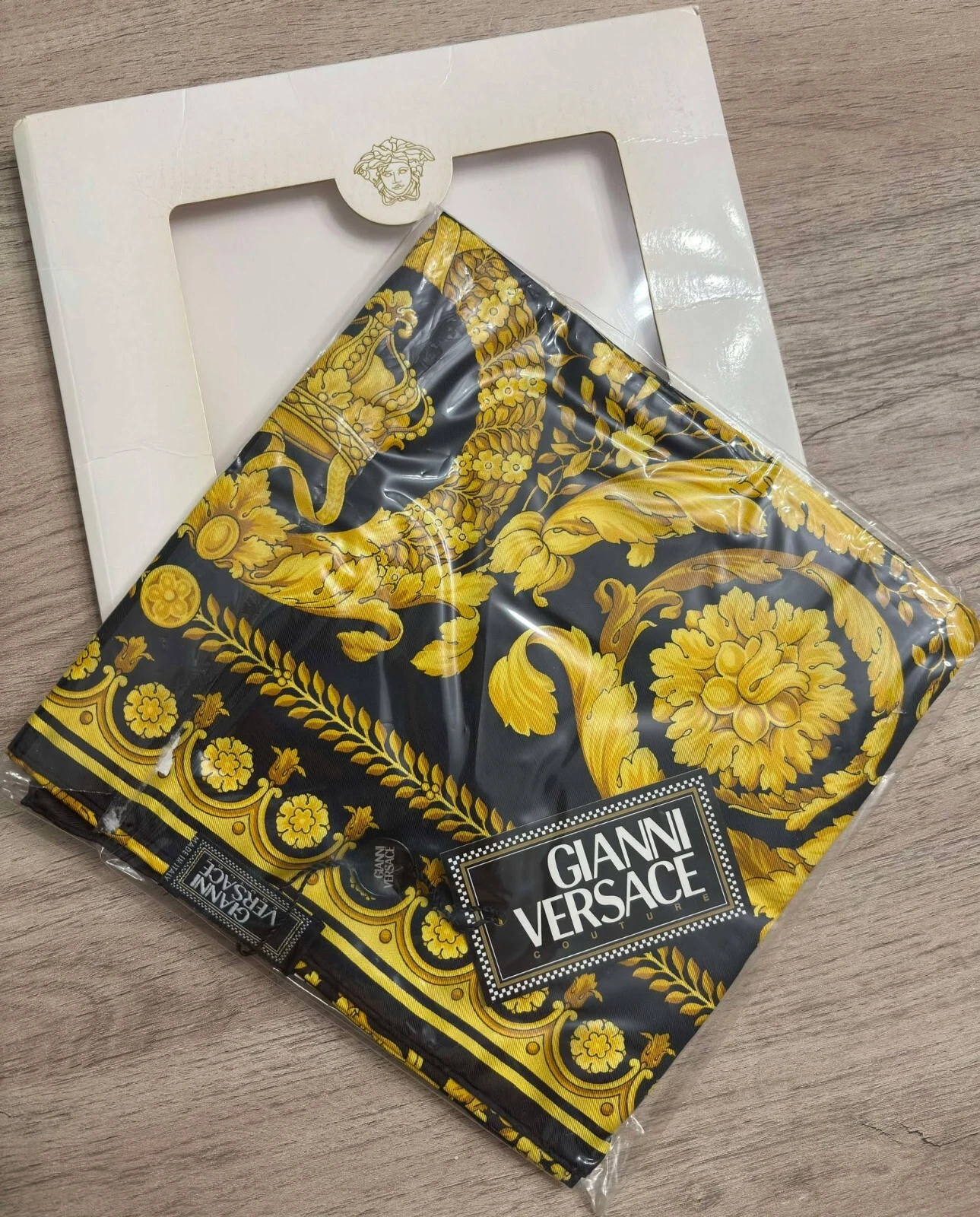 Versace — Gianni Versace Baroque scarf vintage baroque New NOS
