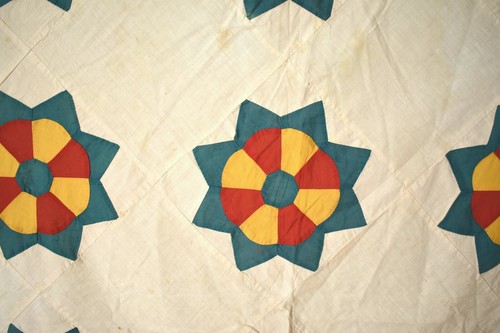 Vintage 1890's Red, Green & Cheddar "Ring Around the Rosy" Antique Quilt Top! - Picture 3 of 5