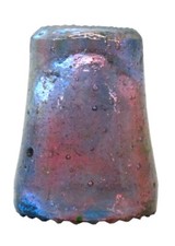 Fingerhut in Kristallglas, aus P&acirc;te de Verre Technik in Blau/Lila