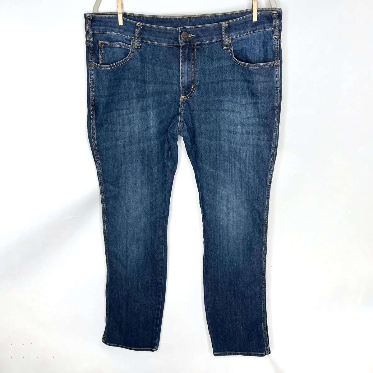 Wrangler skanders low rise store slim fit narrow leg