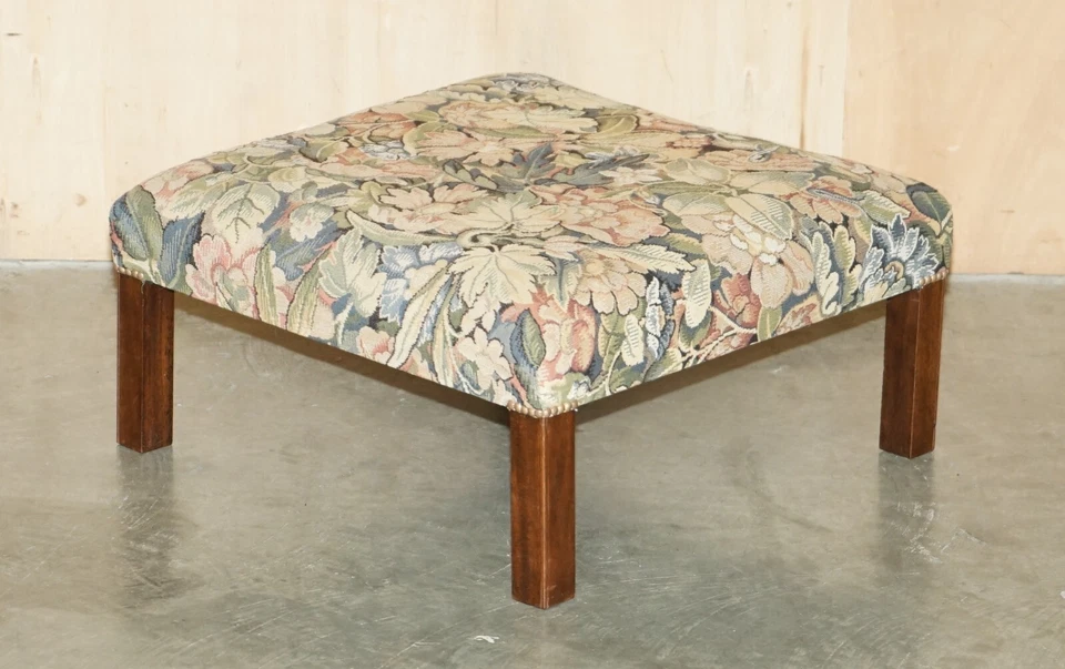 LARGE VINTAGE GEORGE SMITH FOOTSTOOL OTTOMAN WITH EMBROIDERED UPHOLSTERY - Image 2 of 4