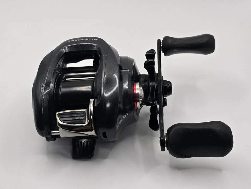 Shimano Aldebaran BFS XG Baitcast Reel Right Hand from Japan - Image 2 of 4