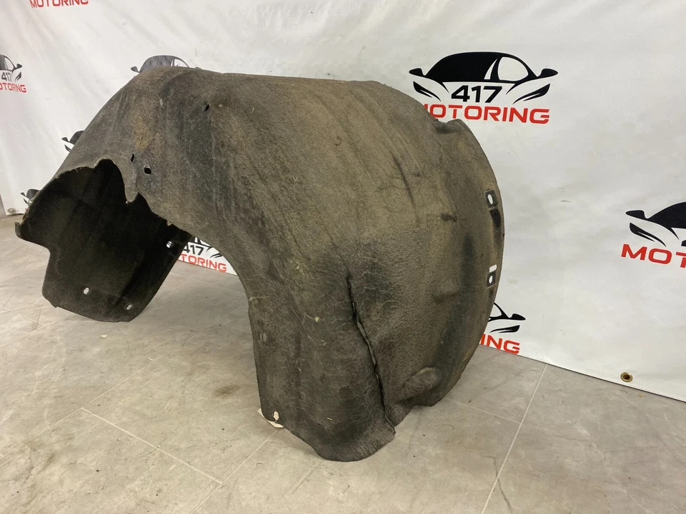 Задняя правая накладка на крыло 2015 Jaguar F-Type R *разорванная* от оригинального производителя 9711 - Изображение 2 из 4