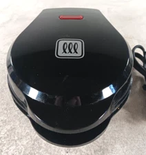 Toastmaster 4" Mini Belgian Waffle Maker TM-46WMKL  Black