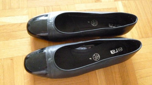 ARA DAMEN LEDER SLIPPER BALLERINAS GR. 42 F SCHWARZ TOP GEPFLEGT NEUWERTIG!