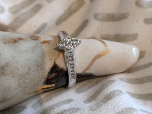 Unique Beaverbrooks 4 Stone Diamond Engagement Ring - 18CT White Gold - 0.35 CT - Picture 11 of 24