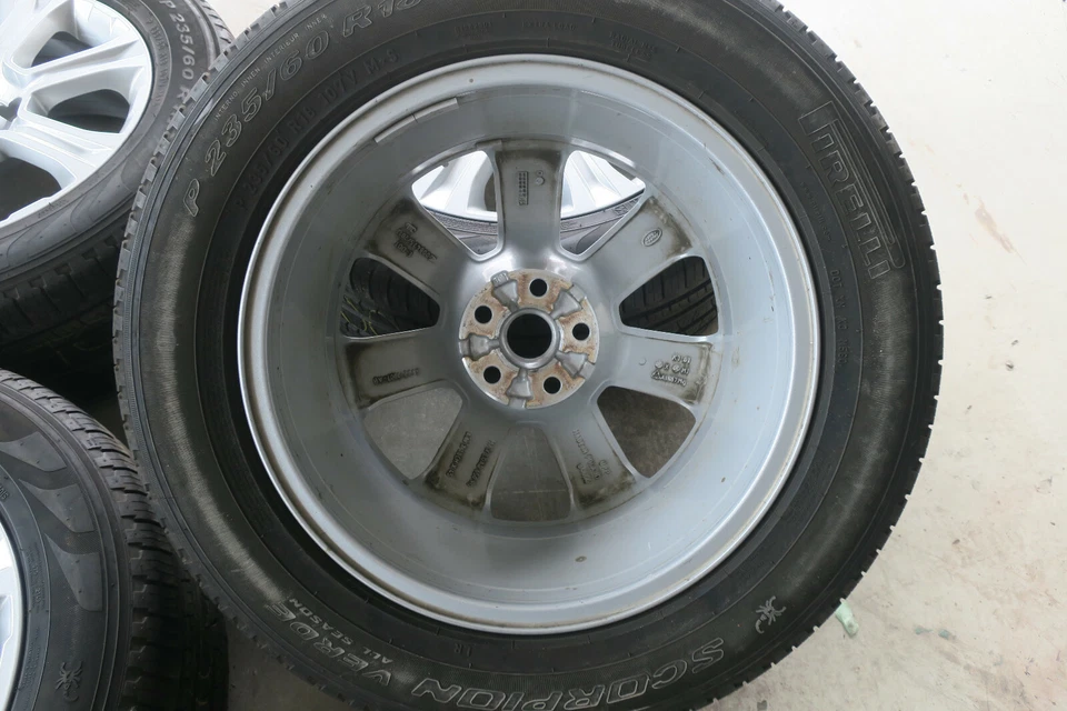 Range Rover Evoque 8x18 ET45 GJ32-1007 Pirelli Sommerreifen 235 60 DOT4015 _AK1 - Bild 4 von 4