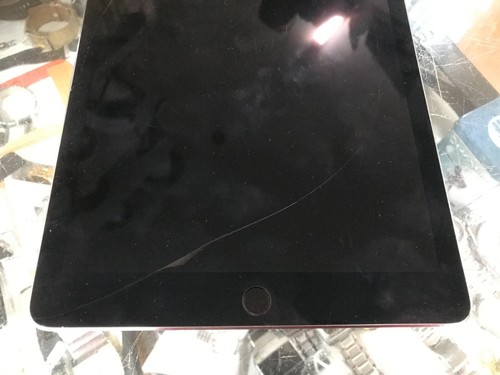 APPLE IPAD PRO 9.7" 128GB A1673 - FOR PARTS OR NOT WORKING ! - Picture 2 of 17