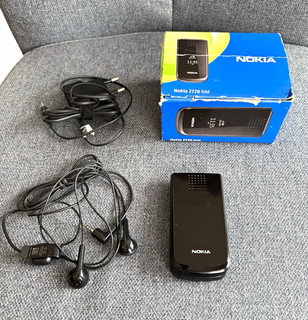 Nokia 2720 fold Klapphandy Flip schwarz 32 MB Kamera 1 3 MP OVP Zubehör