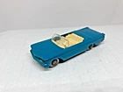 Vintage Custom Med. Blu Lesney Matchbox No. 39a Pontiac Convertible SPW Red Base