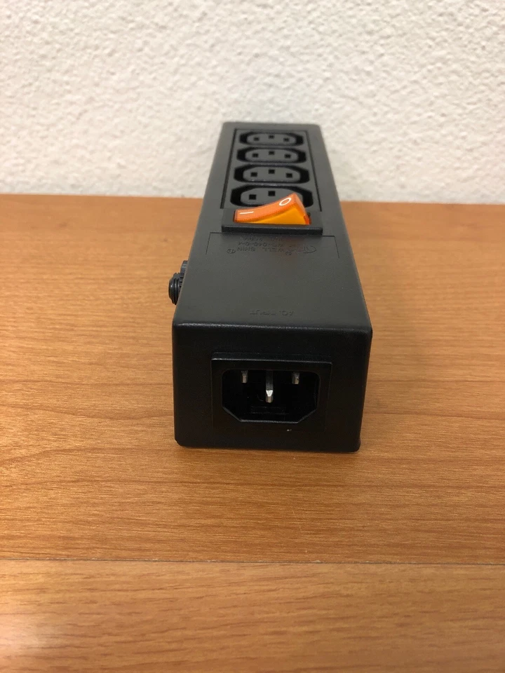 Well Shin WS-045-0-4 IEC Power Strip 10A 250V Board 1 to 4 with Switch - Image 2 of 4