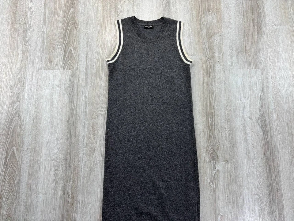 Vestido de lana para mujer Chanel talla 36 color gris Foto 2 de 4
