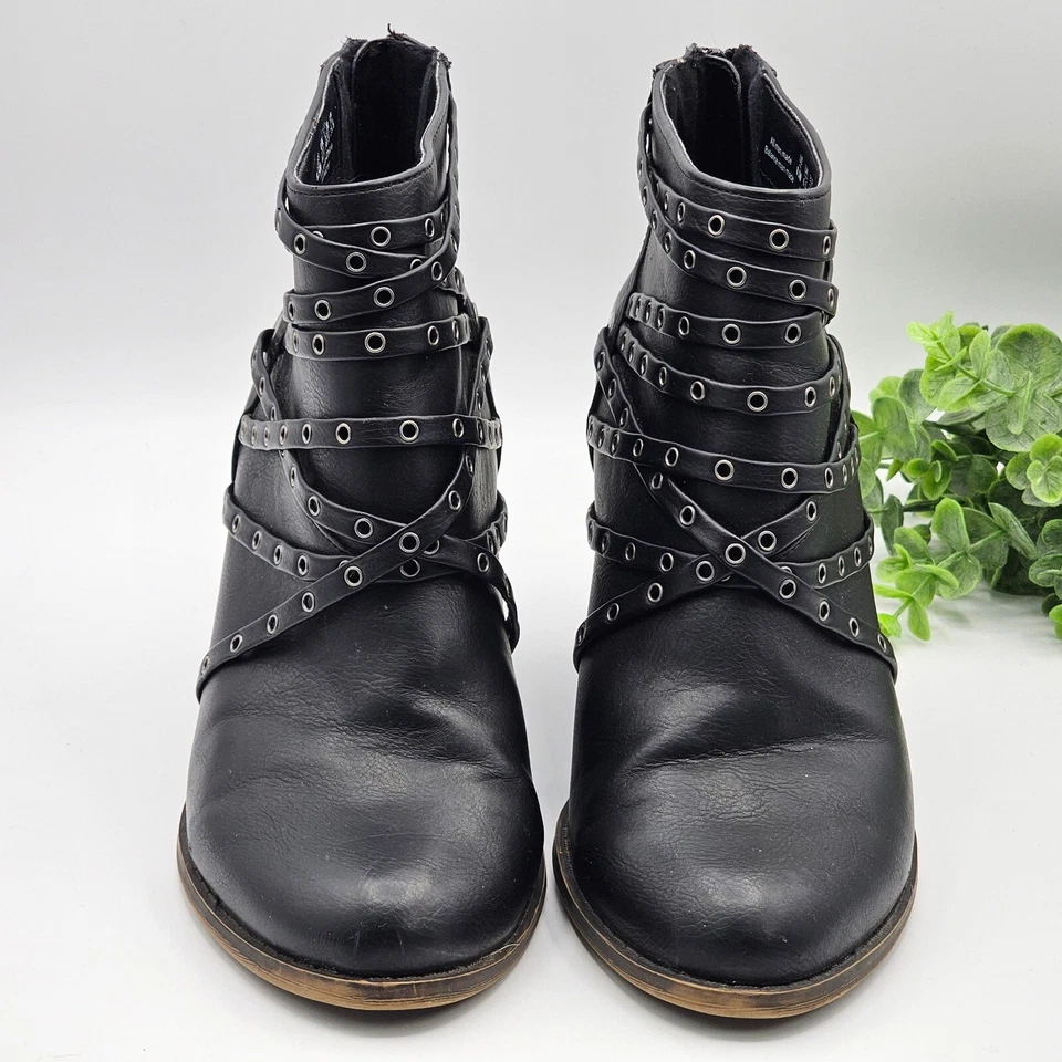 Fergalicious Fergie Windy Black Heeled Ankle Boots Women's 8.5M Studded Straps - Image 3 of 4