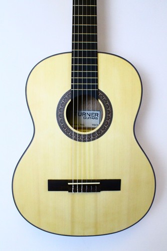 Turner TDC1 classical guitar & hard foam case- mahogany with solid spruce top - Picture 3 of 21