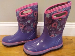 bogs size 6 youth