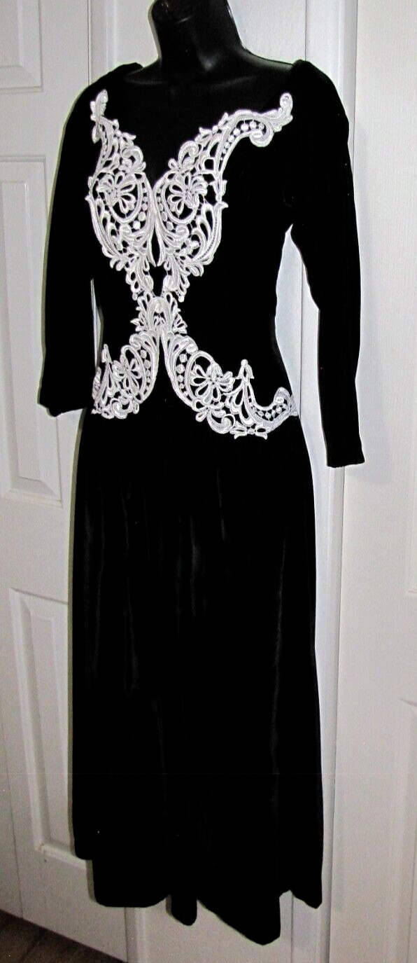 Formal maxi dress Off-shoulder Long-slv White-Lace-trim Black velvet Women 12/14-image
