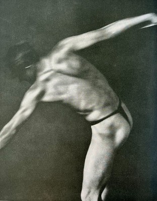 Atemberaubende männliche Aktstudie ''Scheibenwerfer'' 1933 von Grete Kolliner 1892-1933