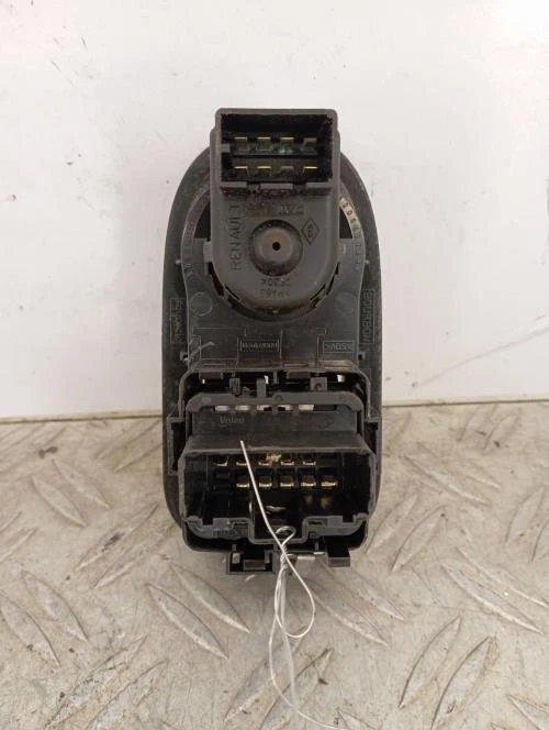 Interrupteur de leve vitre avant gauche RENAULT KANGOO 2 PHASE 1 8200476806 - Photo 2/4