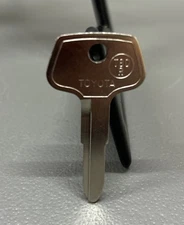 CLASSIC TOYOTA KEY BLANKS LOCKSMITH VINTAGE AUTO T80R Or TR20