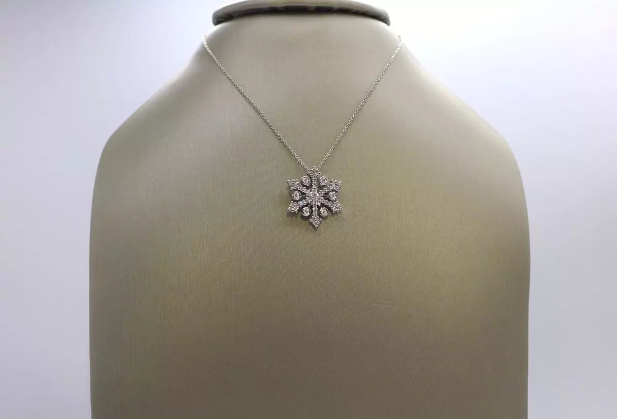 Roberto Coin Snowflake Diamond Pendant with Ruby 18kt White Gold