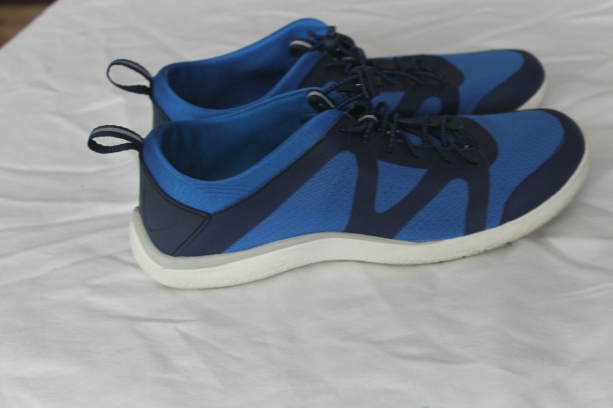 Lands\' End Blue and Black Athletic Shoes with Mesh Upper Lands End SZ 8.5 Womens Mesh Water Shoe Sneakers Blue Low  main image 3