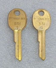 B51 D Car Key Blanks    set of 2                                         [kba]
