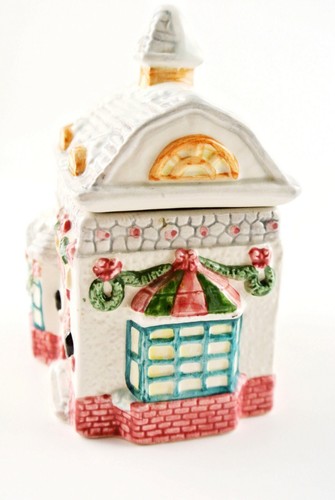 Vintage 1995 Cosmos Christmas Around the World 4.75" Ceramic Sweet Shop Figurine - Picture 2 of 12