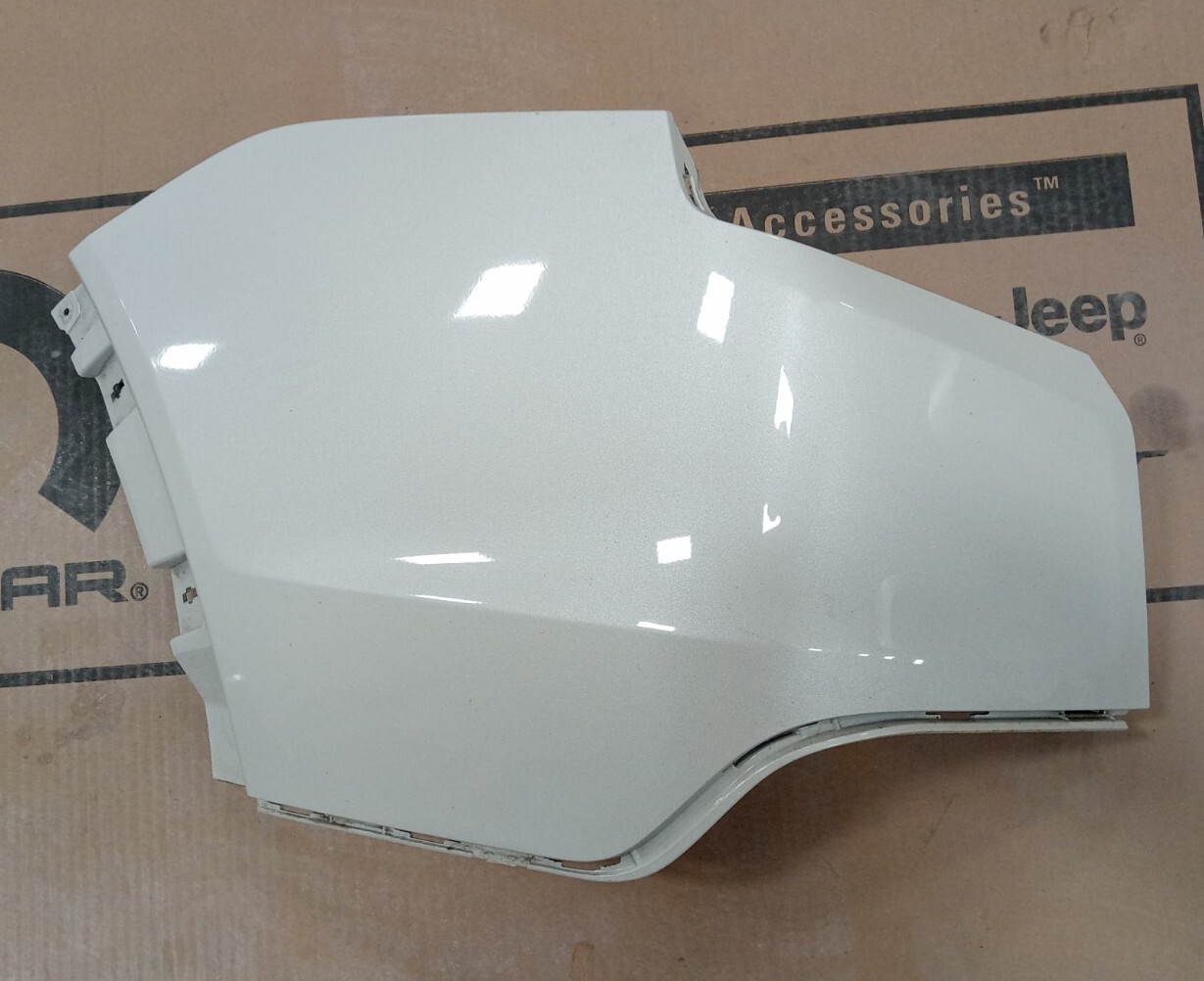 2017 2018 CADILLAC XT5 LEFT LH REAR BUMPER BASE END PIECE COVER 