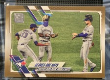 2021 Topps Series 2 Gold #539 Gloves are Hats /2021 - Toronto Blue Jays Combo Ca