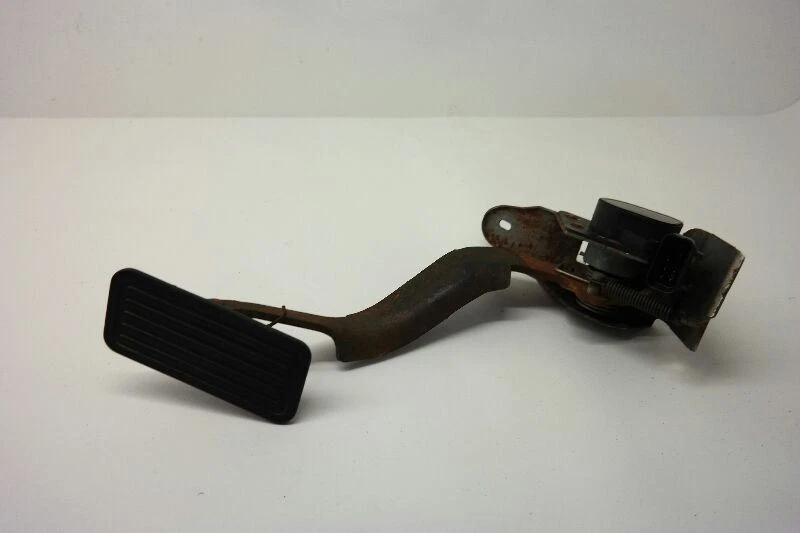 2005 HUMMER H2 GAS ACCELERATOR PEDAL - Image 2 of 4