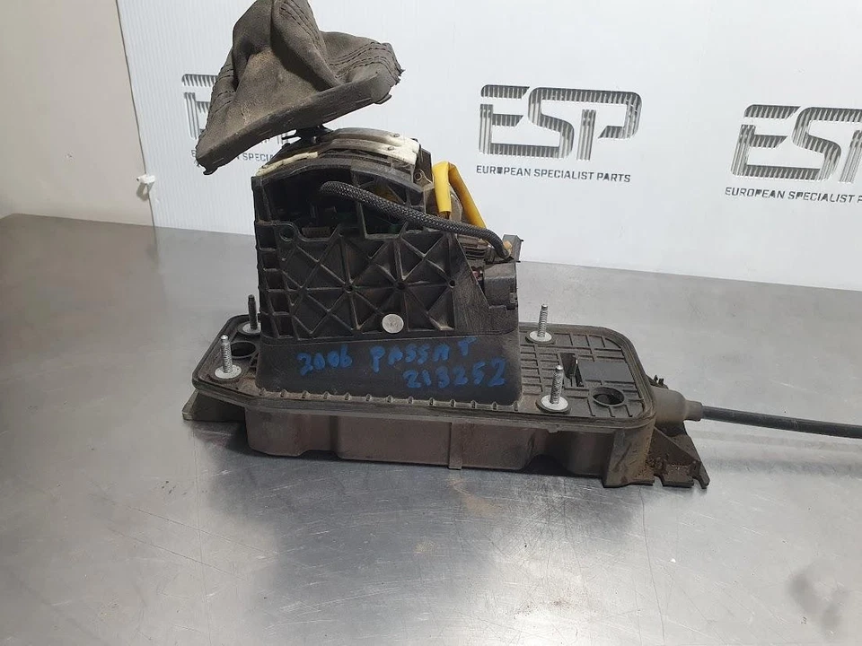 VOLKSWAGEN PASSAT PALANCA DE CAMBIOS/CAMBIO 3C/MK6, AUTO T/M, NO TIPO R36, 03/06-06/12 Foto 3 de 4