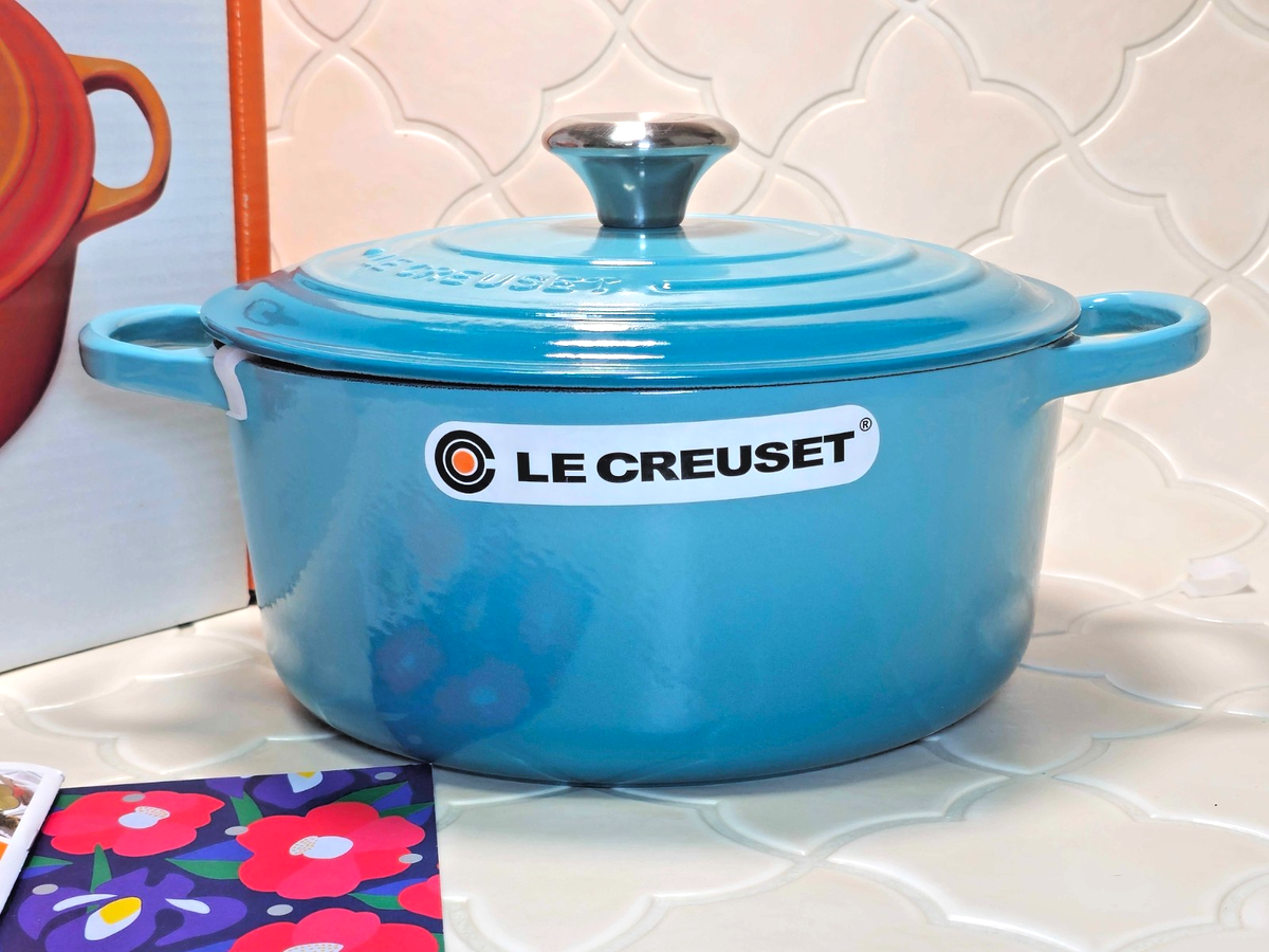 Le Creuset Cast Iron Signature Round Dutch Oven 24cm 4.5qt Teal