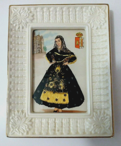 Madrid Spanien Postkarte weiß Porzellanrahmen Vintage Frau Blumen bestickt Kleid - Bild 9 von 11