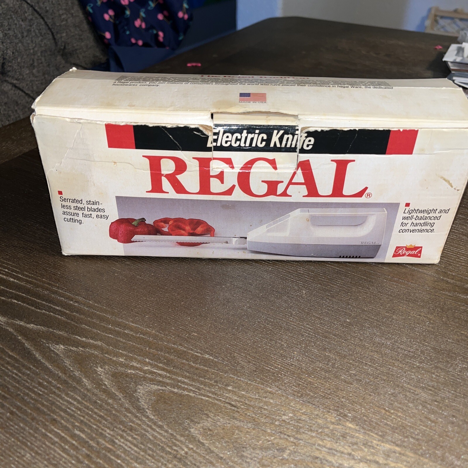 Vintage Regal Electric Knife K382GY Serrated Steel Blades Original Box