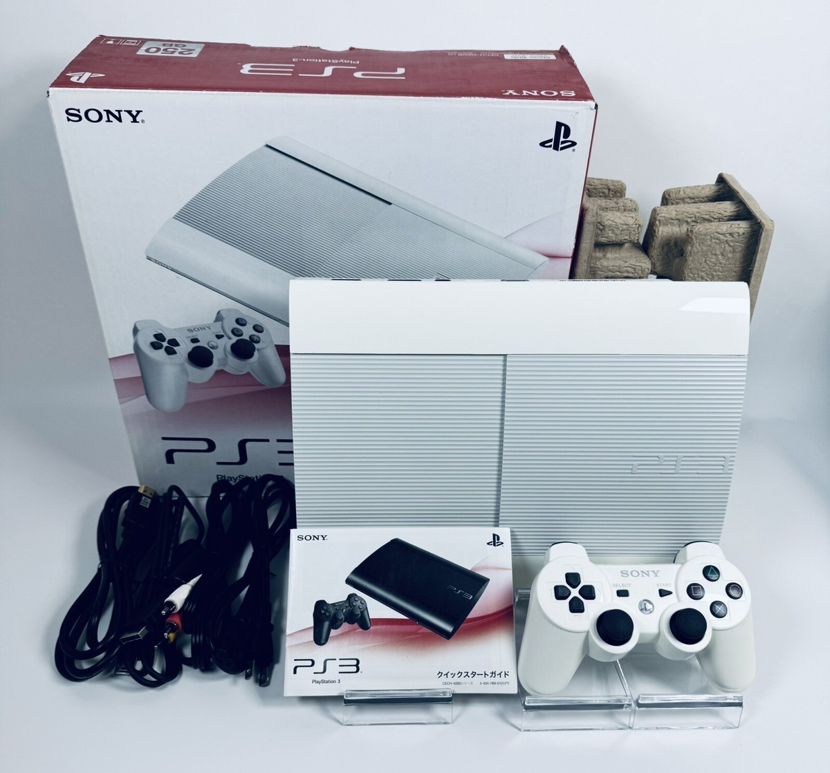 PS3 CECH-4000B 250GB ホワイト ソフト3本付き PlayStation 3 250GB Classic White (CECH-4000B LW) Video Game