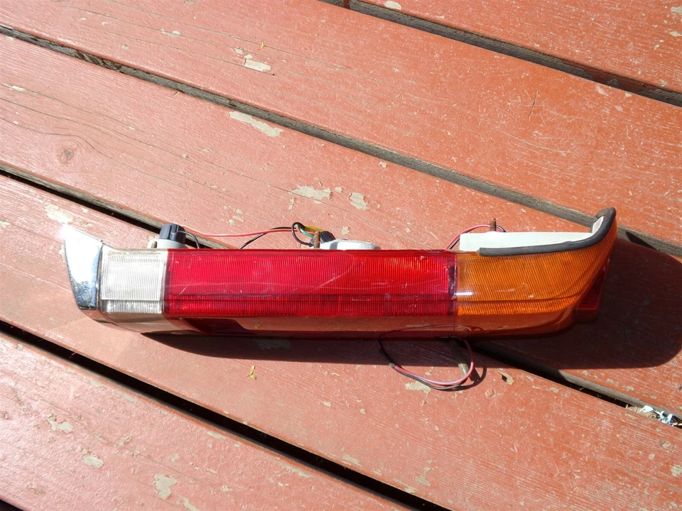 Luz trasera Subaru GL 1979-1984 hatchback OEM Koito 220-20238 79 80 81 82 83 84 Foto 3 de 4