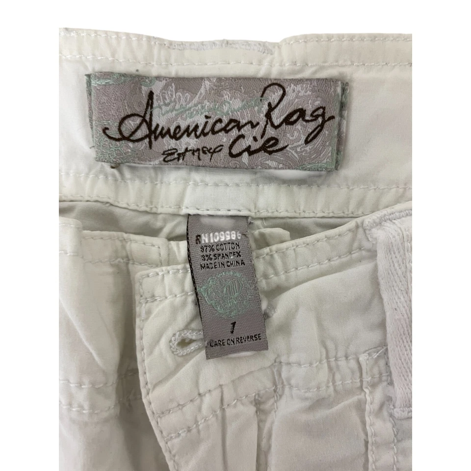 Calça American Rag perna reta feminina tamanho 1 off white frente plana com bolsos - Imagem 3 de 4