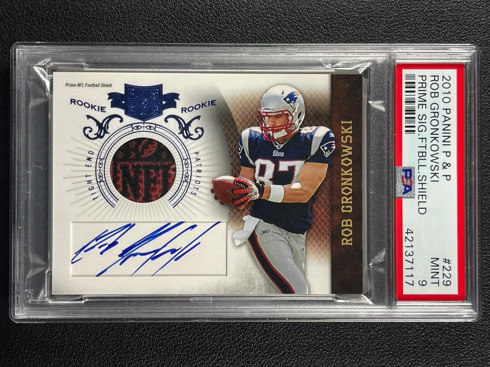 Rob Gronkowski Panini Plates & Patches #229 Prime Signature Football Shield