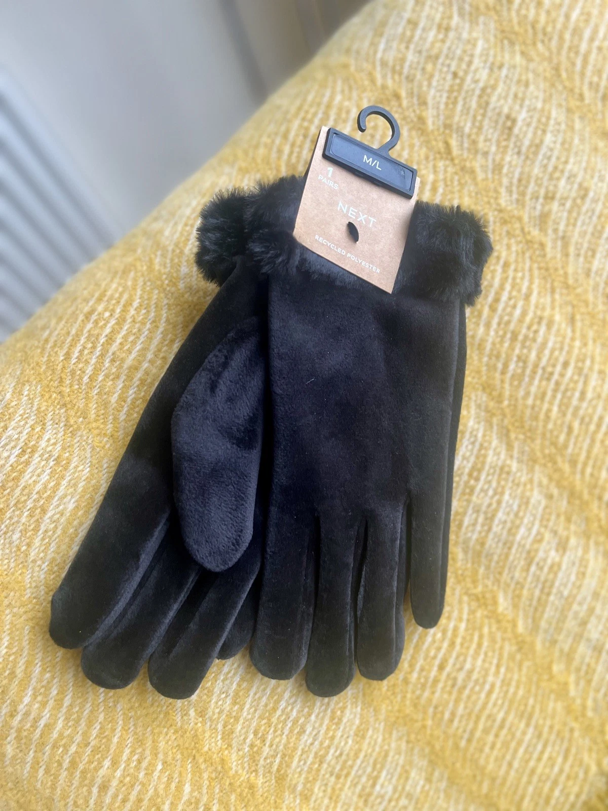 BNWT! Lovely Soft & Cosy NEXT Black Polyester Faux Fur Trim Gloves -Size M/L