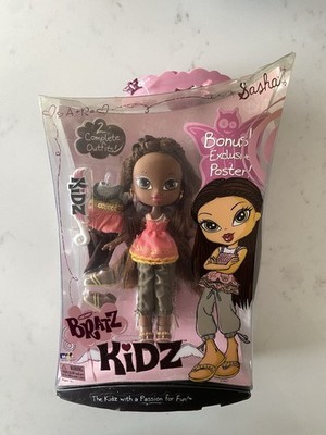Bratz Kidz Sasha Puppe 2 komplette Outfits Bonus Poster Neu im Karton