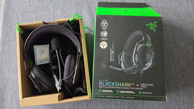 Razer BlackShark V2 Gaming Headset + USB Soundkarte - Top Zustand in OVP