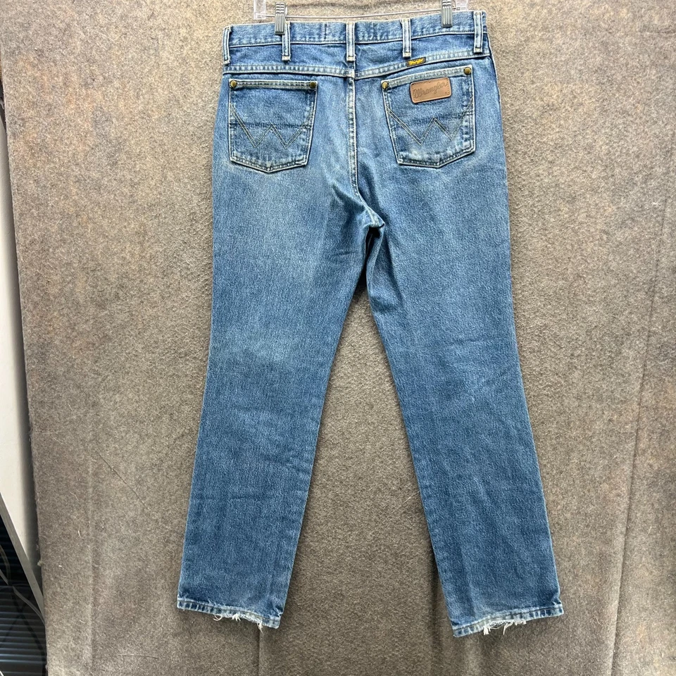 Pantalones de mezclilla Wrangler para hombre 33x32 azul corte vaquero 936 ajustados tela EE. UU. vintage ligeros Foto 2 de 4