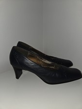 Scarpe corte Clarks Navy in pelle - punta quadrata, classiche, comode da tutti i giorni